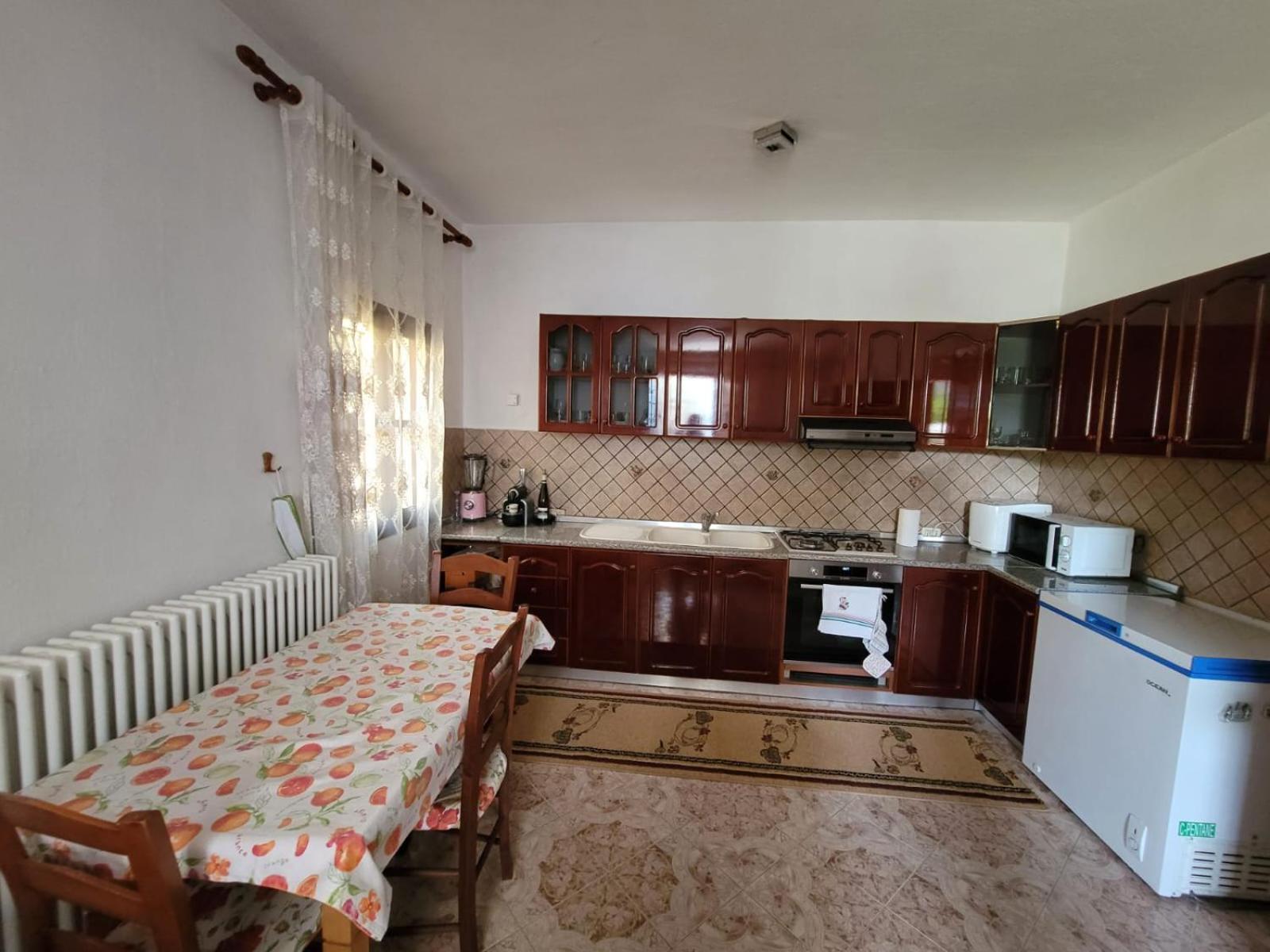 Private Room On A Shared Apartament Near Durres Beach Buitenkant foto