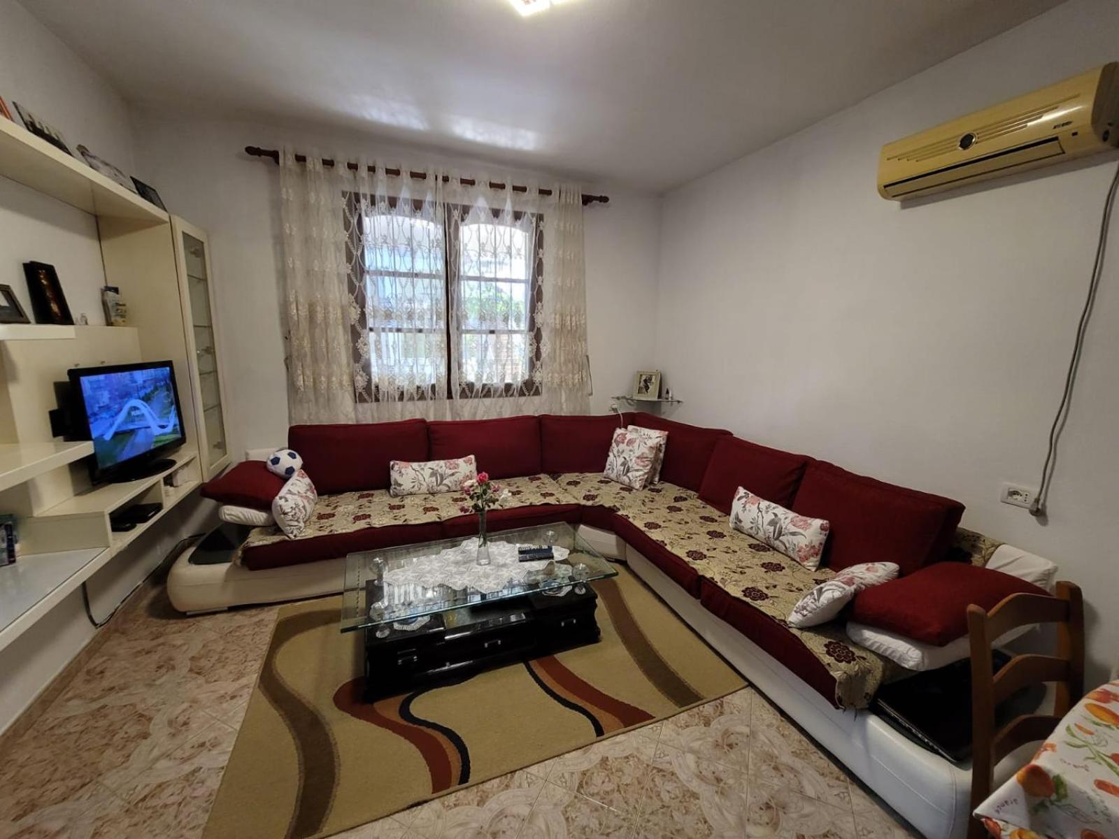 Private Room On A Shared Apartament Near Durres Beach Buitenkant foto