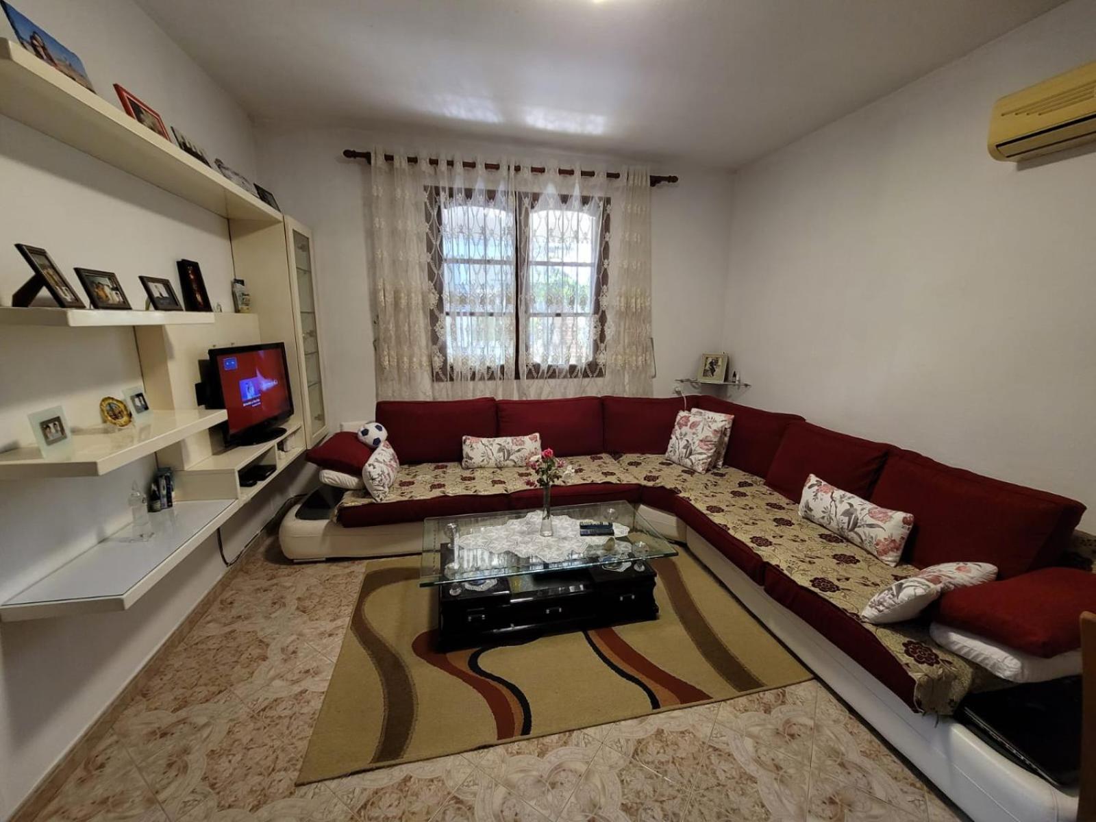 Private Room On A Shared Apartament Near Durres Beach Buitenkant foto
