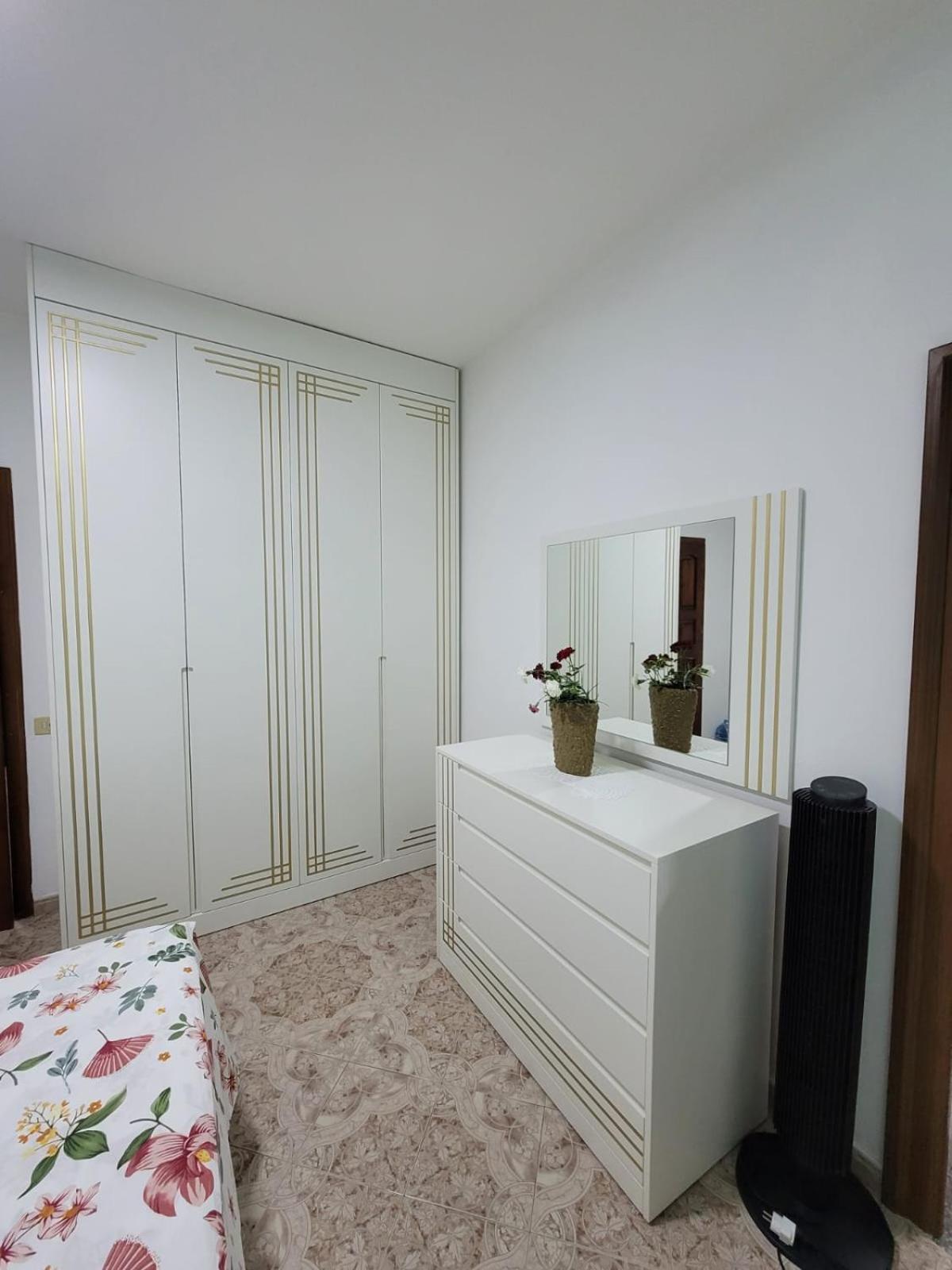 Private Room On A Shared Apartament Near Durres Beach Buitenkant foto